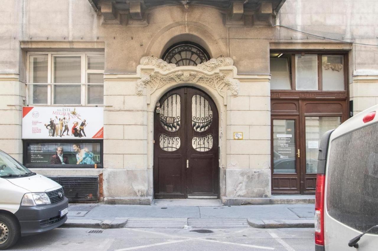 Central Relax Boutique Suites Budapest Kültér fotó